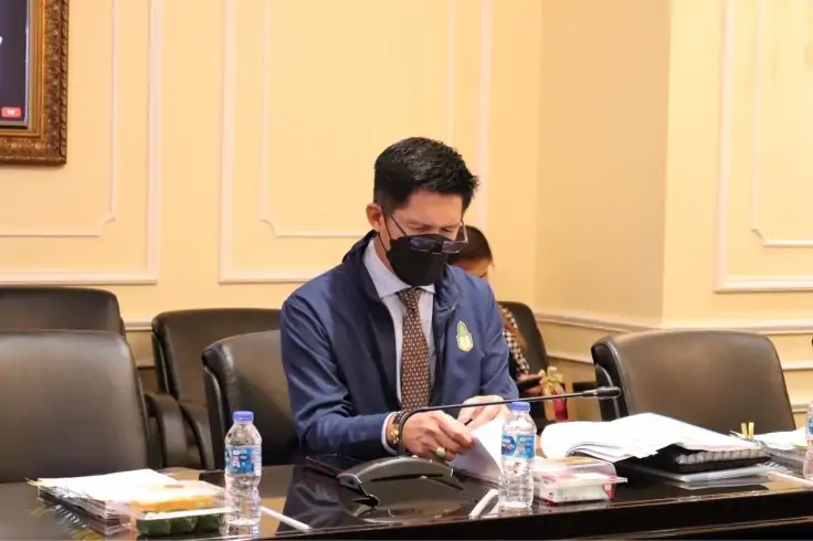  data-id=